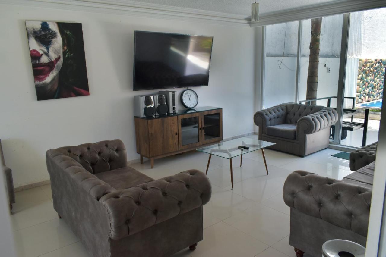 דירות לאון 8 Venator House Boutique מראה חיצוני תמונה