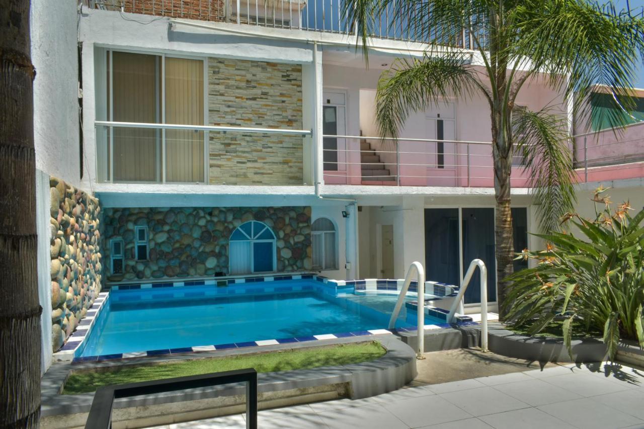 דירות לאון 8 Venator House Boutique מראה חיצוני תמונה