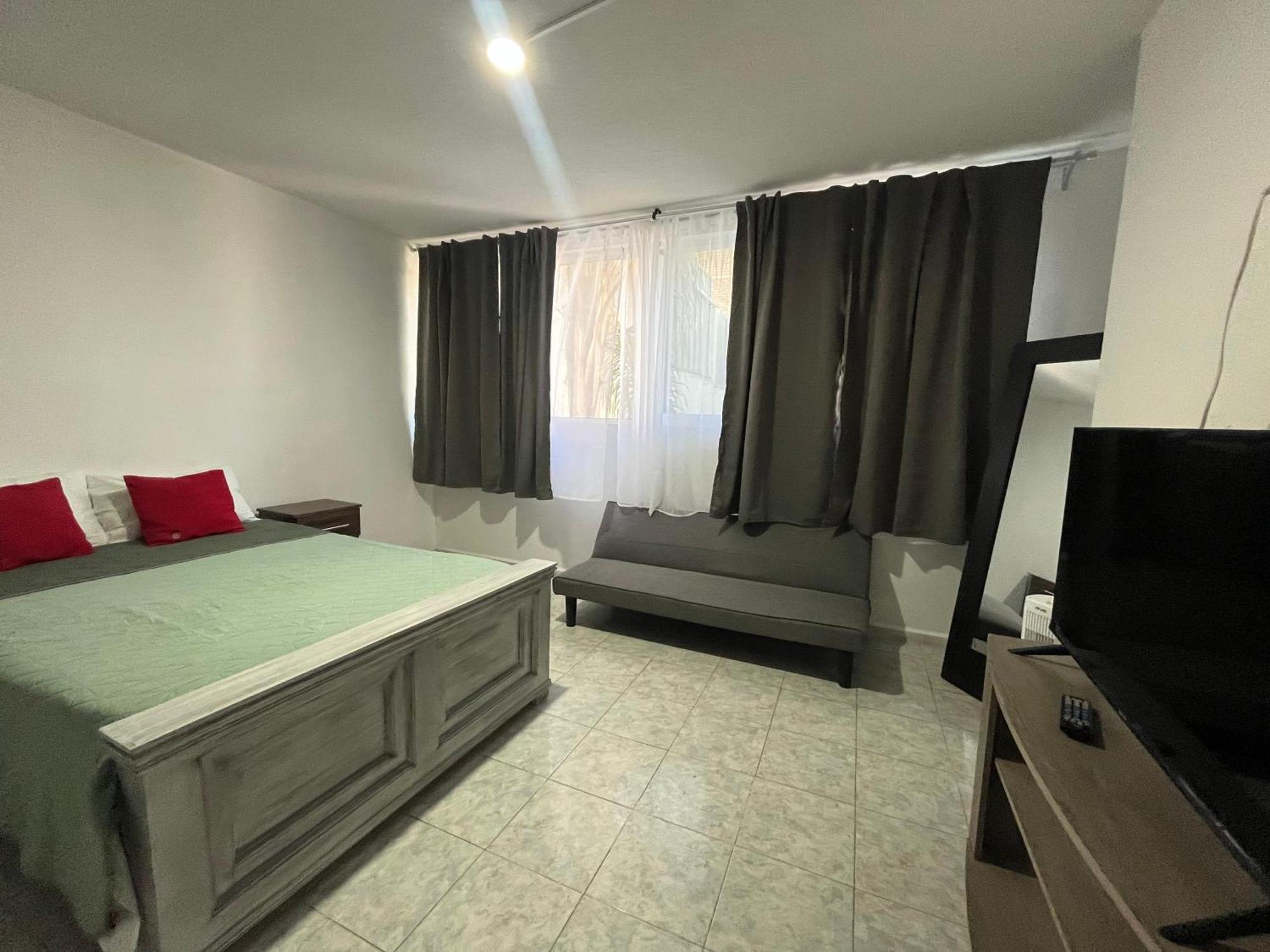 דירות לאון 8 Venator House Boutique מראה חיצוני תמונה